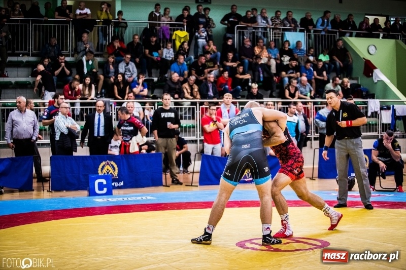Zdjęcie w galerii na portalu naszraciborz.pl: Mistrzostwa Polski w zapasach w Arenie Rafako. Trzy medale dla Unii Racibórz wiadomości z regionu