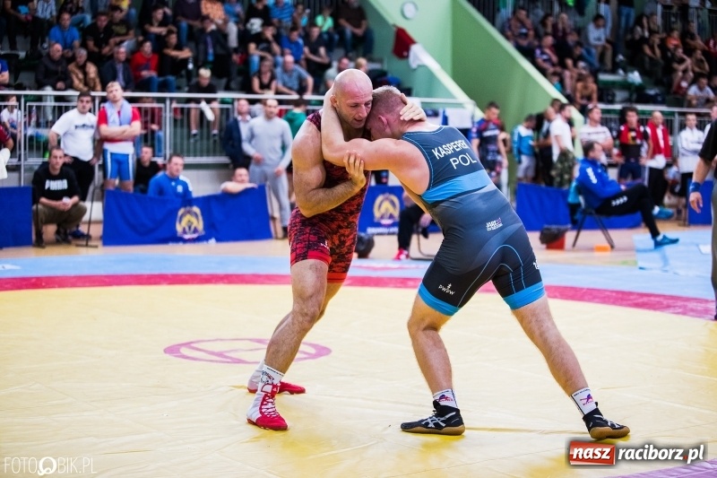 Zdjęcie w galerii na portalu naszraciborz.pl: Mistrzostwa Polski w zapasach w Arenie Rafako. Trzy medale dla Unii Racibórz wiadomości z regionu
