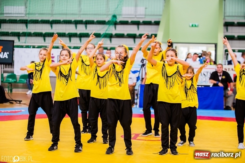 Zdjęcie w galerii na portalu naszraciborz.pl: SKAZA szykuje galę w RCK. Dziś zaprezentowała się w Arenie Rafako wiadomości z regionu