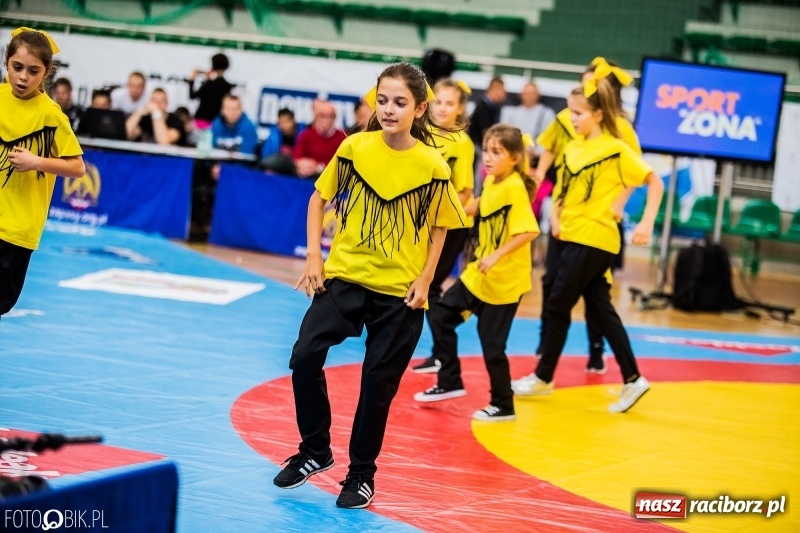 Zdjęcie w galerii na portalu naszraciborz.pl: SKAZA szykuje galę w RCK. Dziś zaprezentowała się w Arenie Rafako wiadomości z regionu