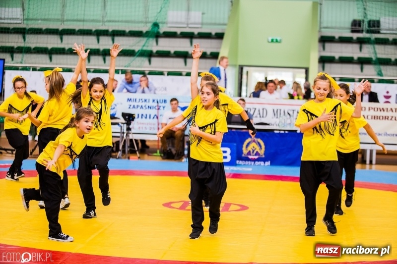 Zdjęcie w galerii na portalu naszraciborz.pl: SKAZA szykuje galę w RCK. Dziś zaprezentowała się w Arenie Rafako wiadomości z regionu
