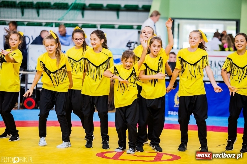 Zdjęcie w galerii na portalu naszraciborz.pl: SKAZA szykuje galę w RCK. Dziś zaprezentowała się w Arenie Rafako wiadomości z regionu