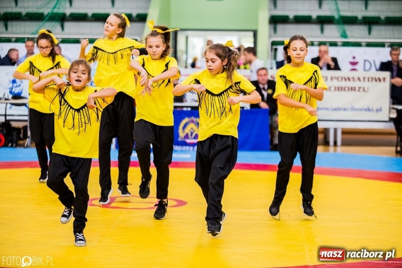 Zdjęcie w galerii na portalu naszraciborz.pl: SKAZA szykuje galę w RCK. Dziś zaprezentowała się w Arenie Rafako wiadomości z regionu