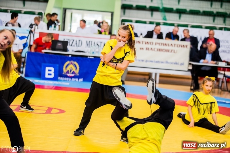 Zdjęcie w galerii na portalu naszraciborz.pl: SKAZA szykuje galę w RCK. Dziś zaprezentowała się w Arenie Rafako wiadomości z regionu