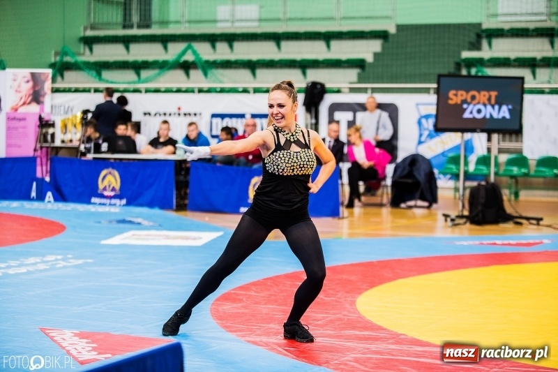 Zdjęcie w galerii na portalu naszraciborz.pl: SKAZA szykuje galę w RCK. Dziś zaprezentowała się w Arenie Rafako wiadomości z regionu
