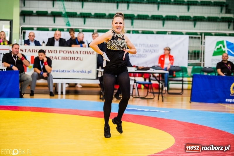 Zdjęcie w galerii na portalu naszraciborz.pl: SKAZA szykuje galę w RCK. Dziś zaprezentowała się w Arenie Rafako wiadomości z regionu
