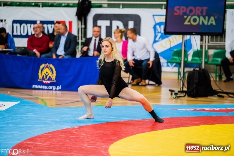 Zdjęcie w galerii na portalu naszraciborz.pl: SKAZA szykuje galę w RCK. Dziś zaprezentowała się w Arenie Rafako wiadomości z regionu