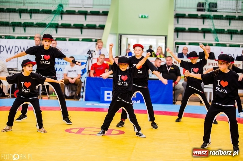 Zdjęcie w galerii na portalu naszraciborz.pl: SKAZA szykuje galę w RCK. Dziś zaprezentowała się w Arenie Rafako wiadomości z regionu