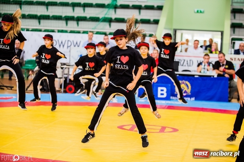 Zdjęcie w galerii na portalu naszraciborz.pl: SKAZA szykuje galę w RCK. Dziś zaprezentowała się w Arenie Rafako wiadomości z regionu