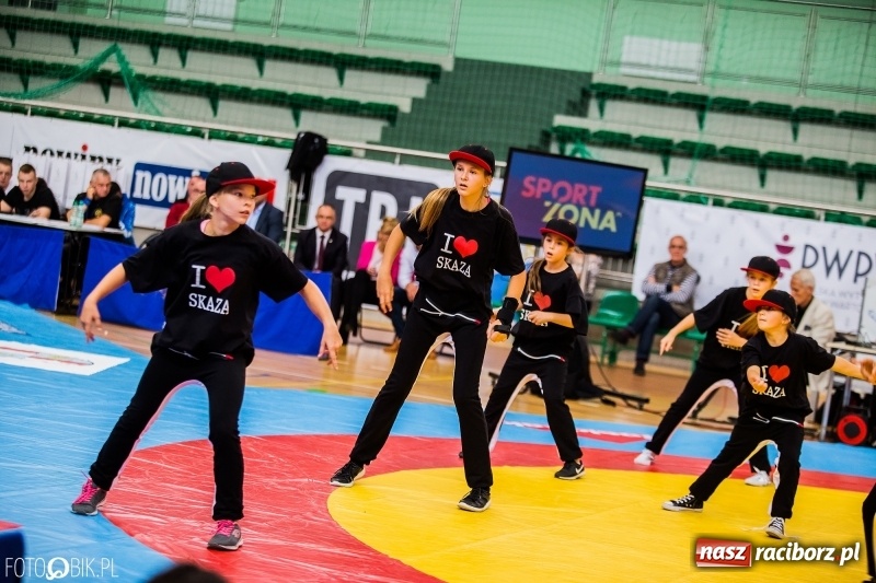Zdjęcie w galerii na portalu naszraciborz.pl: SKAZA szykuje galę w RCK. Dziś zaprezentowała się w Arenie Rafako wiadomości z regionu