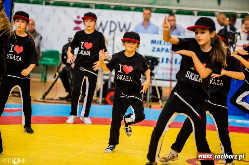 Zdjęcie w galerii na portalu naszraciborz.pl: SKAZA szykuje galę w RCK. Dziś zaprezentowała się w Arenie Rafako wiadomości z regionu