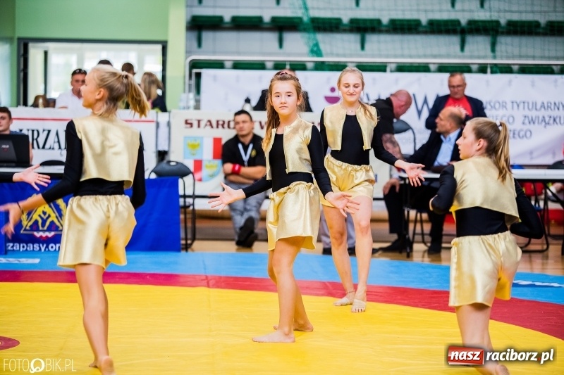 Zdjęcie w galerii na portalu naszraciborz.pl: SKAZA szykuje galę w RCK. Dziś zaprezentowała się w Arenie Rafako wiadomości z regionu