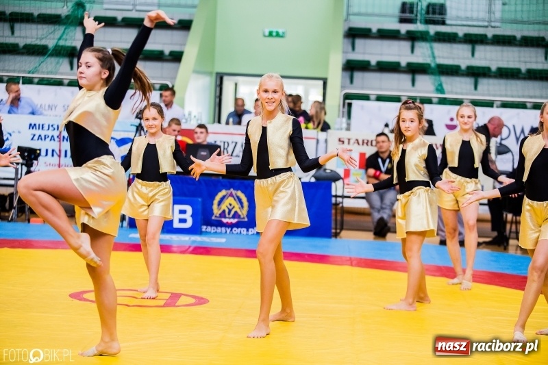 Zdjęcie w galerii na portalu naszraciborz.pl: SKAZA szykuje galę w RCK. Dziś zaprezentowała się w Arenie Rafako wiadomości z regionu
