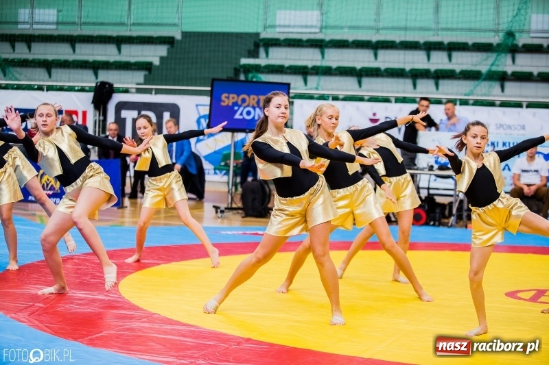 Zdjęcie w galerii na portalu naszraciborz.pl: SKAZA szykuje galę w RCK. Dziś zaprezentowała się w Arenie Rafako wiadomości z regionu