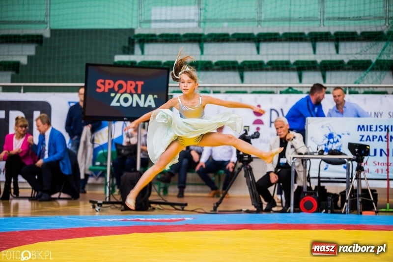 Zdjęcie w galerii na portalu naszraciborz.pl: SKAZA szykuje galę w RCK. Dziś zaprezentowała się w Arenie Rafako wiadomości z regionu