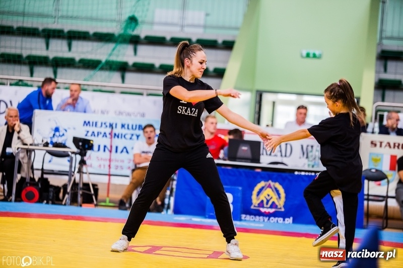 Zdjęcie w galerii na portalu naszraciborz.pl: SKAZA szykuje galę w RCK. Dziś zaprezentowała się w Arenie Rafako wiadomości z regionu