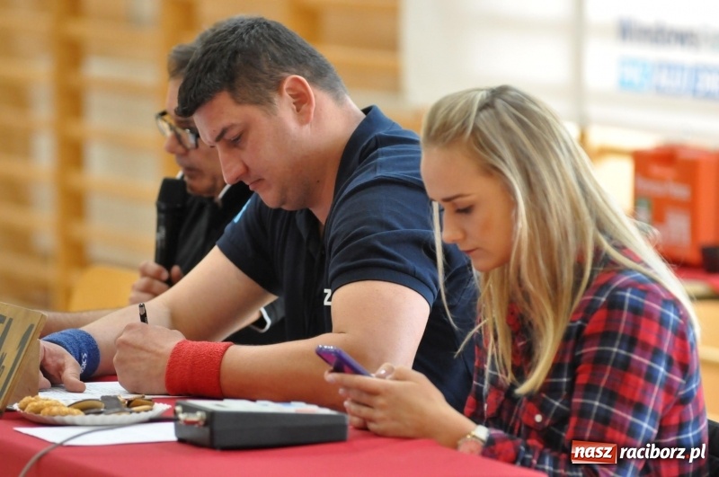 Zdjęcie w galerii na portalu naszraciborz.pl: Najmłodsi zapaśnicy i zapaśniczki rywalizowali na matach w Rudniku wiadomości z regionu