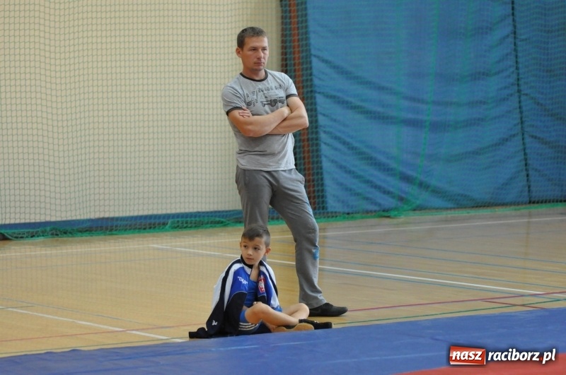 Zdjęcie w galerii na portalu naszraciborz.pl: Najmłodsi zapaśnicy i zapaśniczki rywalizowali na matach w Rudniku wiadomości z regionu