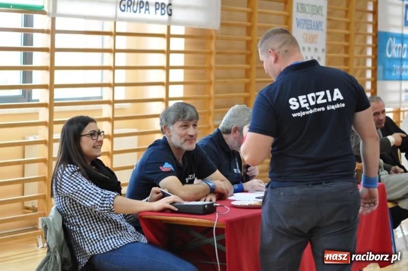 Zdjęcie w galerii na portalu naszraciborz.pl: Najmłodsi zapaśnicy i zapaśniczki rywalizowali na matach w Rudniku wiadomości z regionu