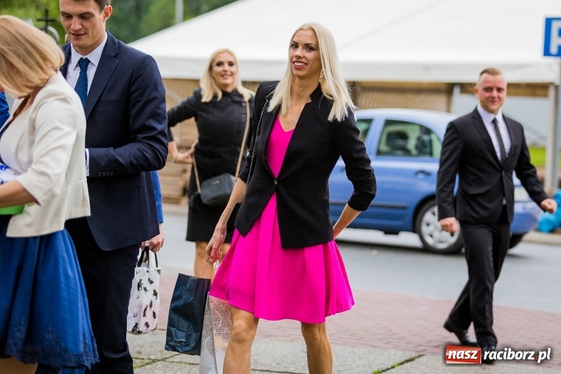 Zdjęcie w galerii na portalu naszraciborz.pl: Justyna Święty i Dawid Ersetic na ślubnym kobiercu. Zobacz, kto przyszedł na uroczystość  wiadomości z regionu