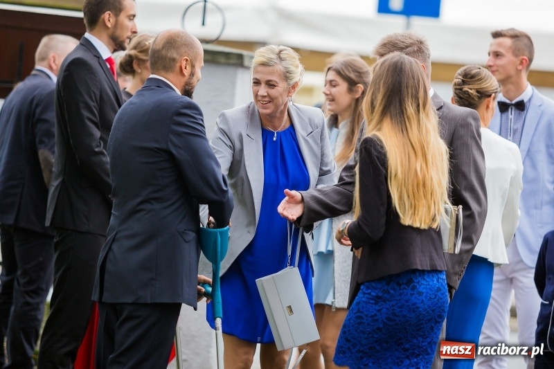 Zdjęcie w galerii na portalu naszraciborz.pl: Justyna Święty i Dawid Ersetic na ślubnym kobiercu. Zobacz, kto przyszedł na uroczystość  wiadomości z regionu