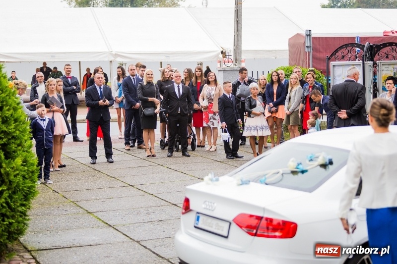 Zdjęcie w galerii na portalu naszraciborz.pl: Justyna Święty i Dawid Ersetic na ślubnym kobiercu. Zobacz, kto przyszedł na uroczystość  wiadomości z regionu