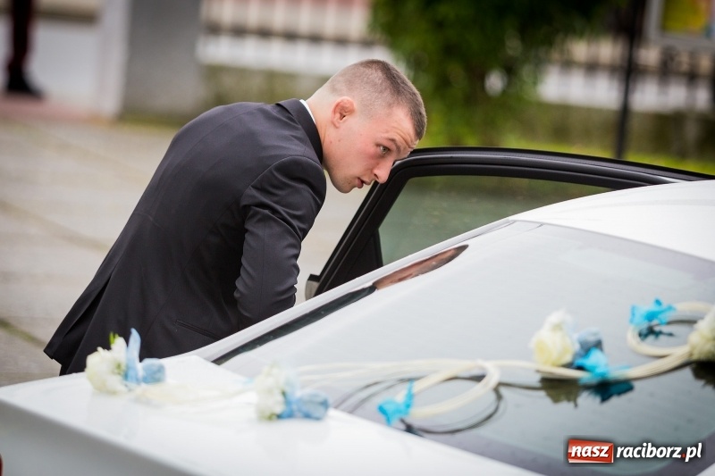 Zdjęcie w galerii na portalu naszraciborz.pl: Justyna Święty i Dawid Ersetic na ślubnym kobiercu. Zobacz, kto przyszedł na uroczystość  wiadomości z regionu