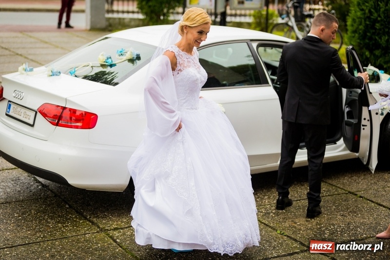 Zdjęcie w galerii na portalu naszraciborz.pl: Justyna Święty i Dawid Ersetic na ślubnym kobiercu. Zobacz, kto przyszedł na uroczystość  wiadomości z regionu