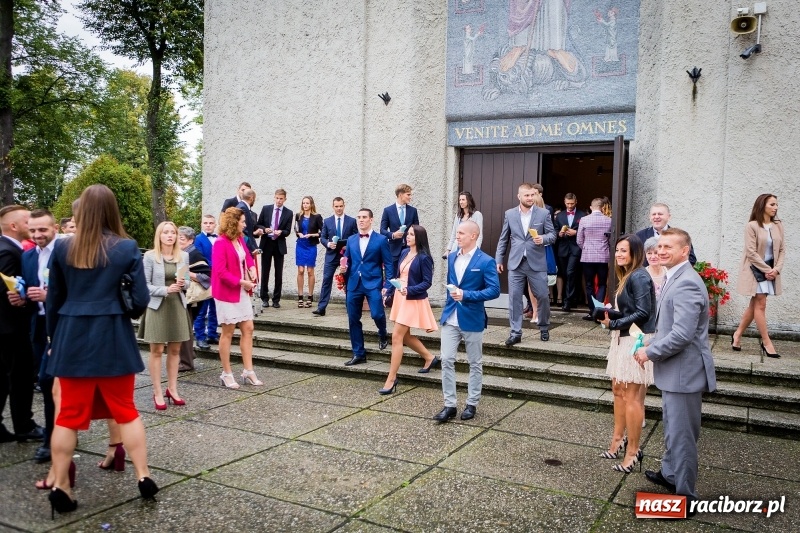 Zdjęcie w galerii na portalu naszraciborz.pl: Justyna Święty i Dawid Ersetic na ślubnym kobiercu. Zobacz, kto przyszedł na uroczystość  wiadomości z regionu