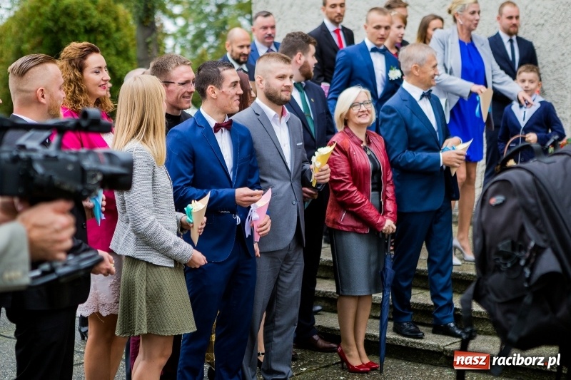 Zdjęcie w galerii na portalu naszraciborz.pl: Justyna Święty i Dawid Ersetic na ślubnym kobiercu. Zobacz, kto przyszedł na uroczystość  wiadomości z regionu