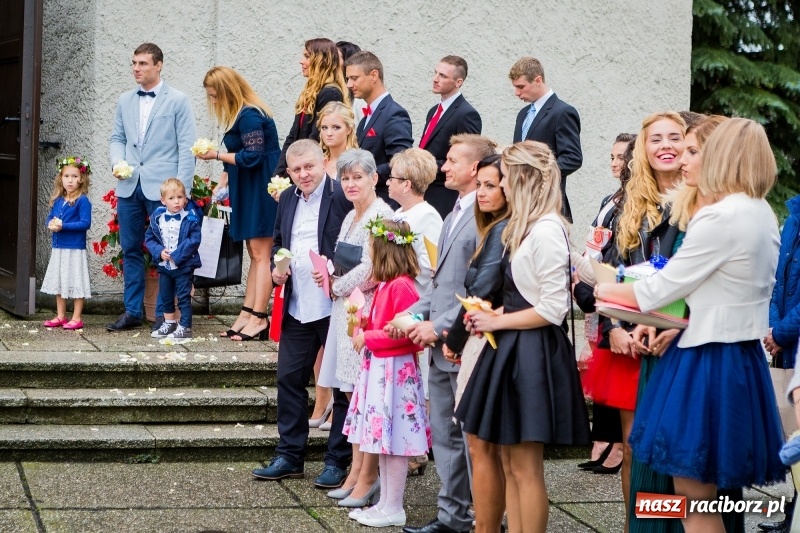 Zdjęcie w galerii na portalu naszraciborz.pl: Justyna Święty i Dawid Ersetic na ślubnym kobiercu. Zobacz, kto przyszedł na uroczystość  wiadomości z regionu