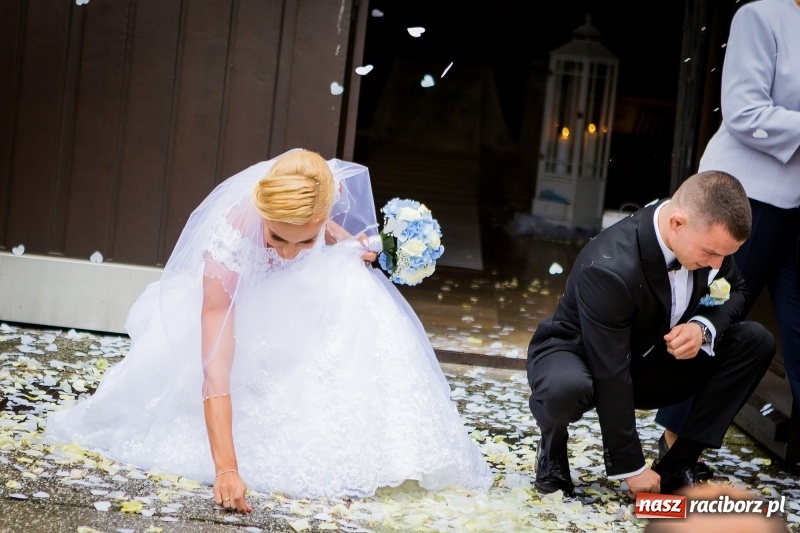 Zdjęcie w galerii na portalu naszraciborz.pl: Justyna Święty i Dawid Ersetic na ślubnym kobiercu. Zobacz, kto przyszedł na uroczystość  wiadomości z regionu