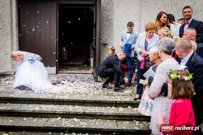 Zdjęcie w galerii na portalu naszraciborz.pl: Justyna Święty i Dawid Ersetic na ślubnym kobiercu. Zobacz, kto przyszedł na uroczystość  wiadomości z regionu