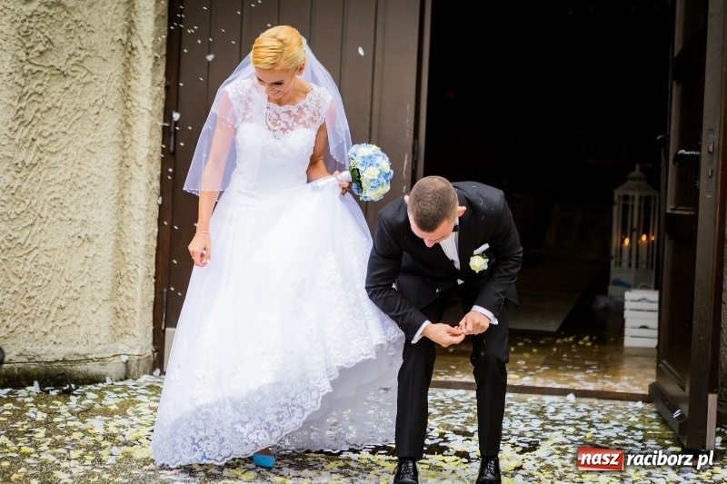 Zdjęcie w galerii na portalu naszraciborz.pl: Justyna Święty i Dawid Ersetic na ślubnym kobiercu. Zobacz, kto przyszedł na uroczystość  wiadomości z regionu