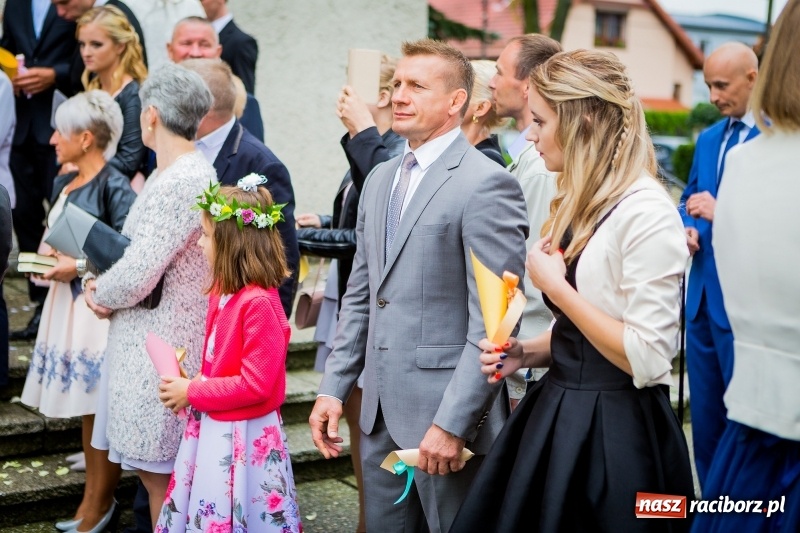 Zdjęcie w galerii na portalu naszraciborz.pl: Justyna Święty i Dawid Ersetic na ślubnym kobiercu. Zobacz, kto przyszedł na uroczystość  wiadomości z regionu