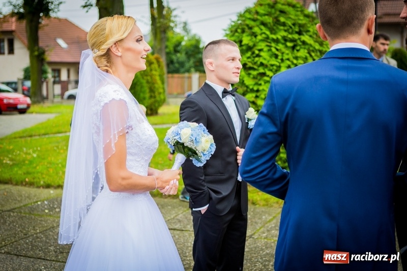 Zdjęcie w galerii na portalu naszraciborz.pl: Justyna Święty i Dawid Ersetic na ślubnym kobiercu. Zobacz, kto przyszedł na uroczystość  wiadomości z regionu