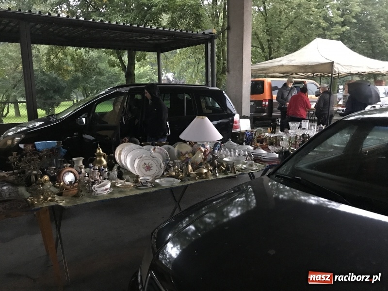 Zdjęcie w galerii na portalu naszraciborz.pl: Jarmark w Chałupkach ruszył, ale deszcz zrobił swoje. Słaba frekwencja wiadomości z regionu