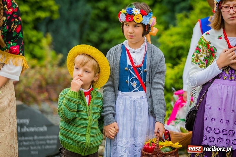 Zdjęcie w galerii na portalu naszraciborz.pl: Dożynki w Łubowicach - bez maszyn, ale z orkiestrą i na kolorowo   wiadomości z regionu