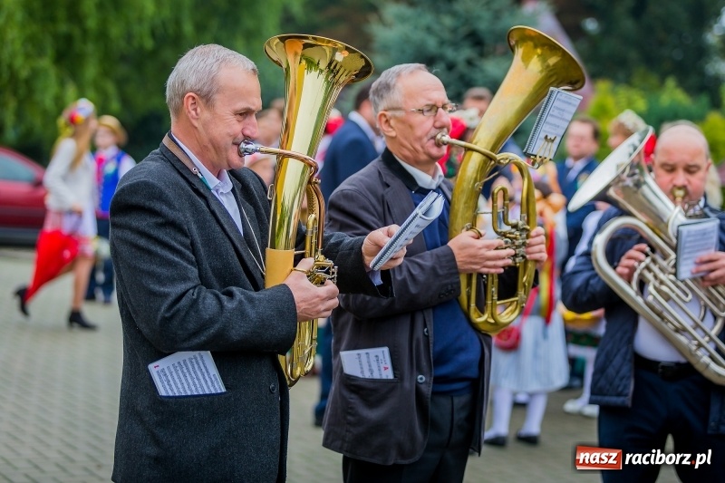 Zdjęcie w galerii na portalu naszraciborz.pl: Dożynki w Łubowicach - bez maszyn, ale z orkiestrą i na kolorowo   wiadomości z regionu