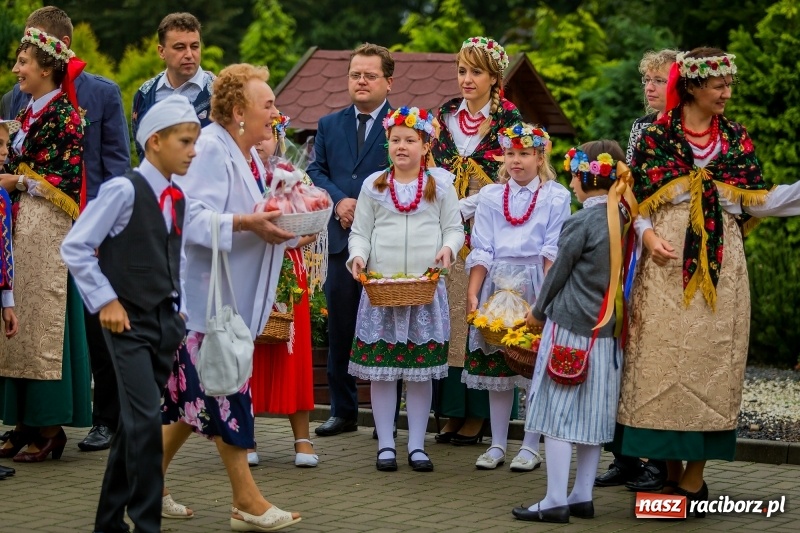 Zdjęcie w galerii na portalu naszraciborz.pl: Dożynki w Łubowicach - bez maszyn, ale z orkiestrą i na kolorowo   wiadomości z regionu