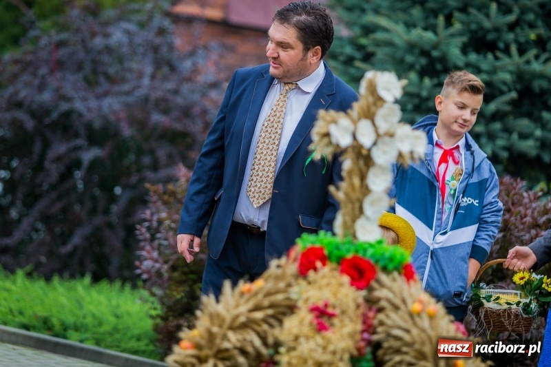 Zdjęcie w galerii na portalu naszraciborz.pl: Dożynki w Łubowicach - bez maszyn, ale z orkiestrą i na kolorowo   wiadomości z regionu
