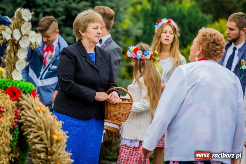 Zdjęcie w galerii na portalu naszraciborz.pl: Dożynki w Łubowicach - bez maszyn, ale z orkiestrą i na kolorowo   wiadomości z regionu