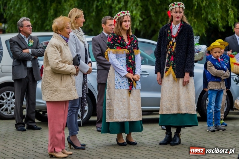 Zdjęcie w galerii na portalu naszraciborz.pl: Dożynki w Łubowicach - bez maszyn, ale z orkiestrą i na kolorowo   wiadomości z regionu
