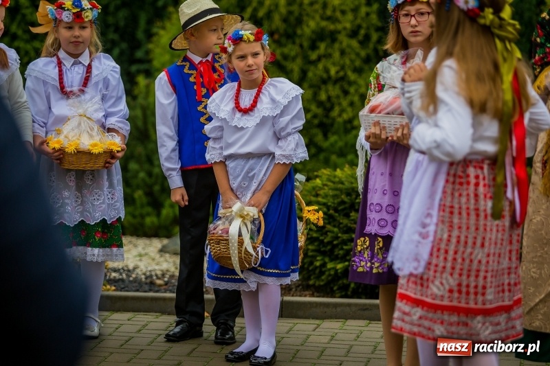 Zdjęcie w galerii na portalu naszraciborz.pl: Dożynki w Łubowicach - bez maszyn, ale z orkiestrą i na kolorowo   wiadomości z regionu
