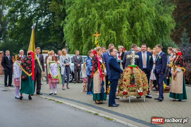Zdjęcie w galerii na portalu naszraciborz.pl: Dożynki w Łubowicach - bez maszyn, ale z orkiestrą i na kolorowo   wiadomości z regionu