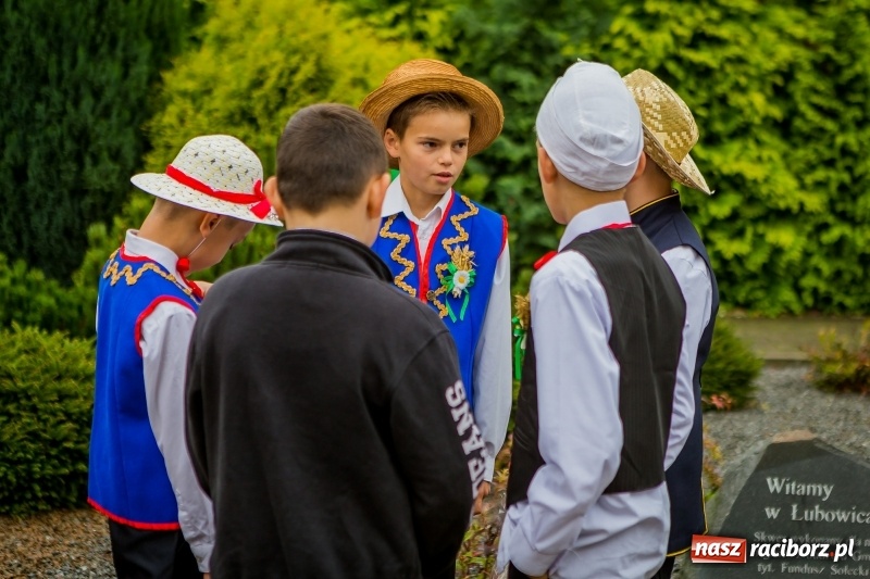 Zdjęcie w galerii na portalu naszraciborz.pl: Dożynki w Łubowicach - bez maszyn, ale z orkiestrą i na kolorowo   wiadomości z regionu