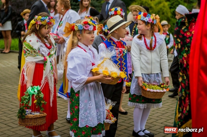 Zdjęcie w galerii na portalu naszraciborz.pl: Dożynki w Łubowicach - bez maszyn, ale z orkiestrą i na kolorowo   wiadomości z regionu
