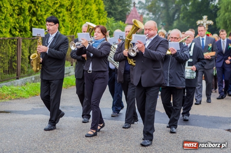 Zdjęcie w galerii na portalu naszraciborz.pl: Dożynki w Łubowicach - bez maszyn, ale z orkiestrą i na kolorowo   wiadomości z regionu