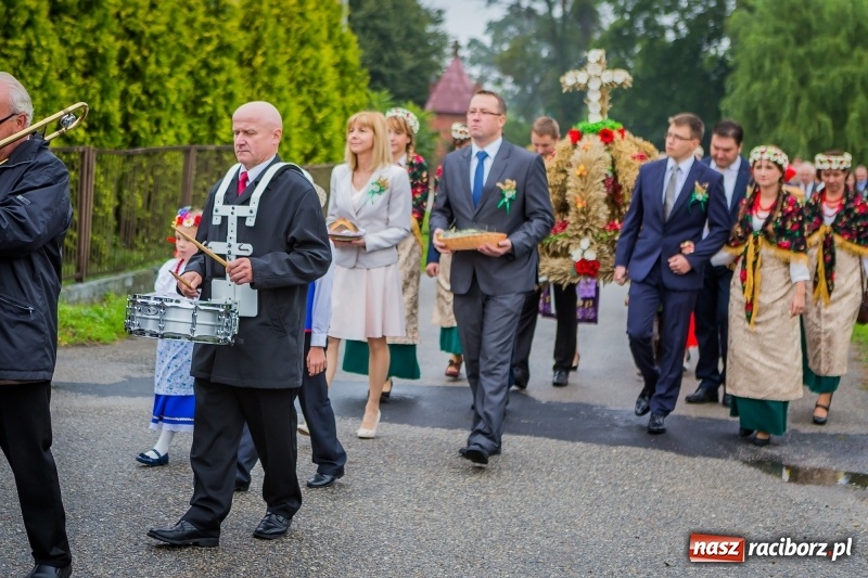 Zdjęcie w galerii na portalu naszraciborz.pl: Dożynki w Łubowicach - bez maszyn, ale z orkiestrą i na kolorowo   wiadomości z regionu