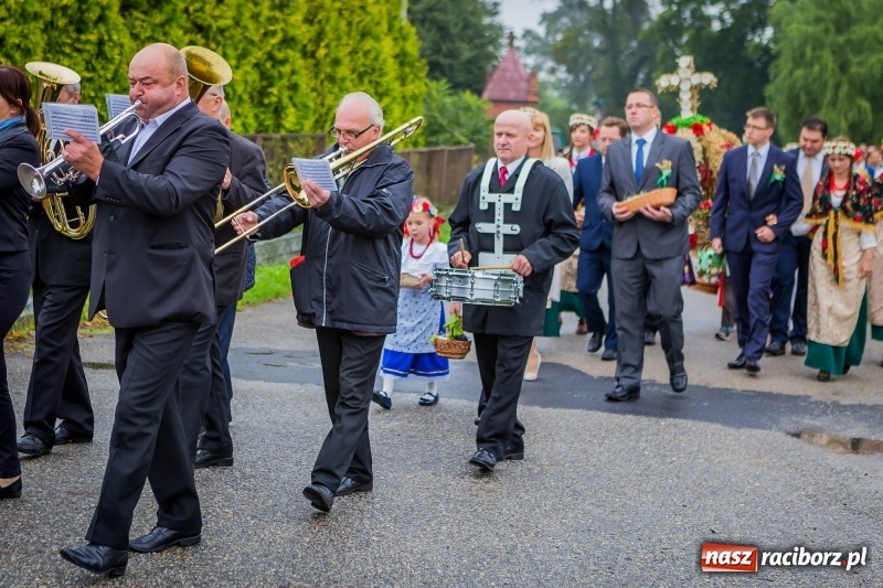 Zdjęcie w galerii na portalu naszraciborz.pl: Dożynki w Łubowicach - bez maszyn, ale z orkiestrą i na kolorowo   wiadomości z regionu
